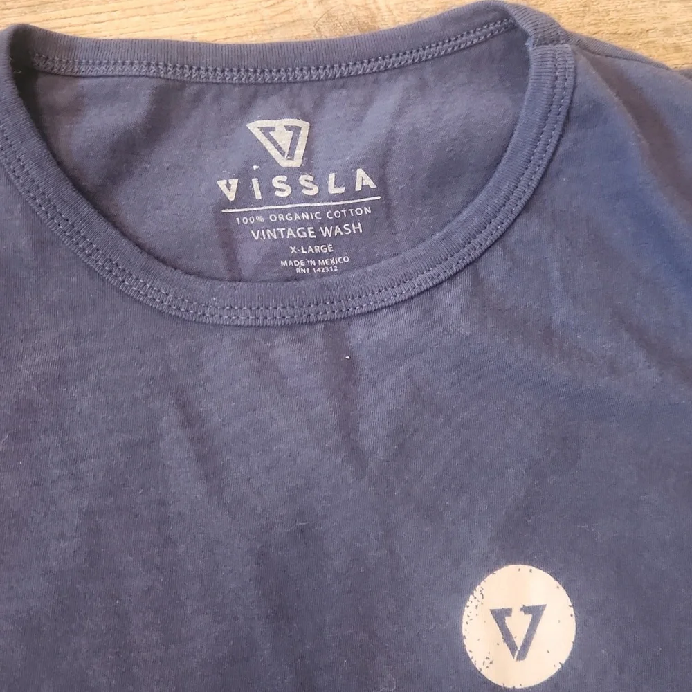 Vissla Men's Blue T-Shirt In Vintage Wash - Picture 2 of 5